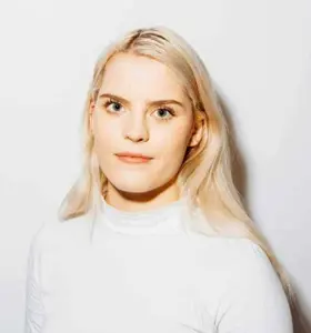 Ulrikke Falch, skådespelerska, feminist, aktivist, Skam